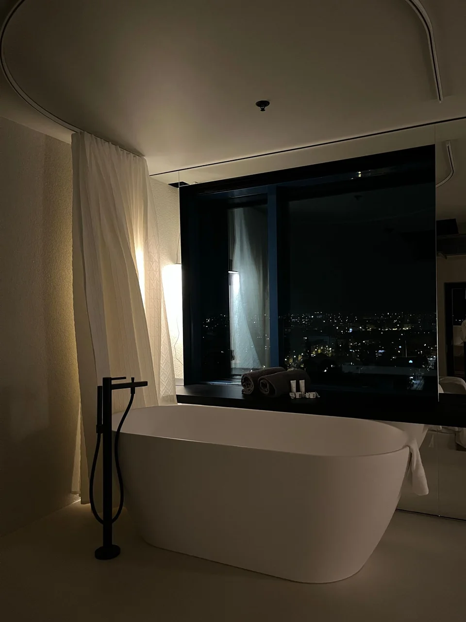 Luxury Bathroom Night View